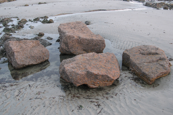 La Greve D'Azette Stones