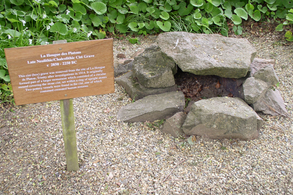 La Hougue des Platons