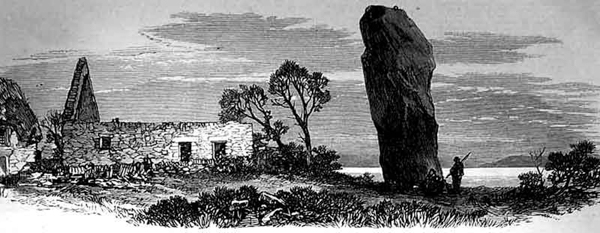 Le Qu&eacute;snil Menhir