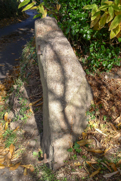 Les C&ocirc;tils Farm Menhir